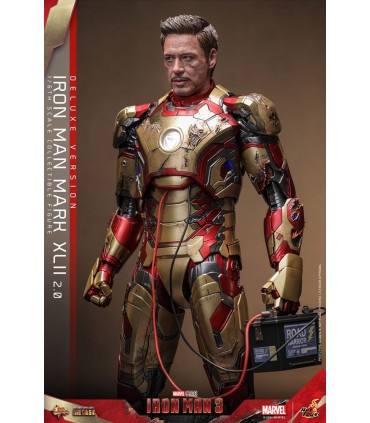 IRON MAN MARK XLII 2.0 DELUXE HOT TOYS