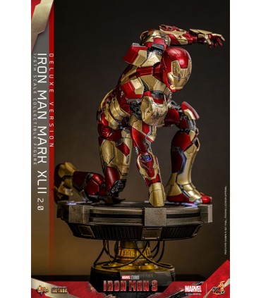 IRON MAN MARK XLII 2.0 DELUXE HOT TOYS