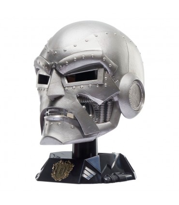 DOCTOR DOOM ROLEPLAY REPLICA HASBRO