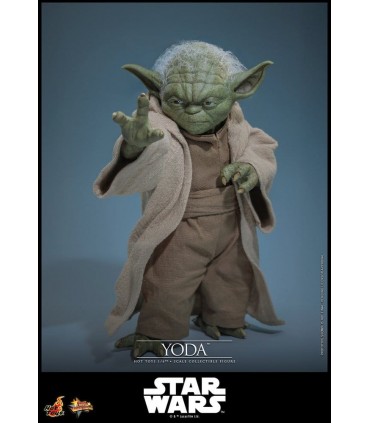YODA MASTER , LA VENGANZA DE LOS SITH HOT TOYS